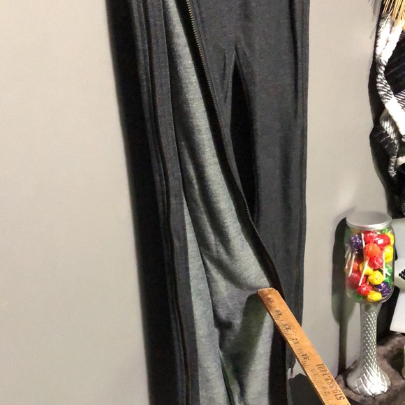 Romeo and Juliet Couture side zip leggings - Picture 3 of 9